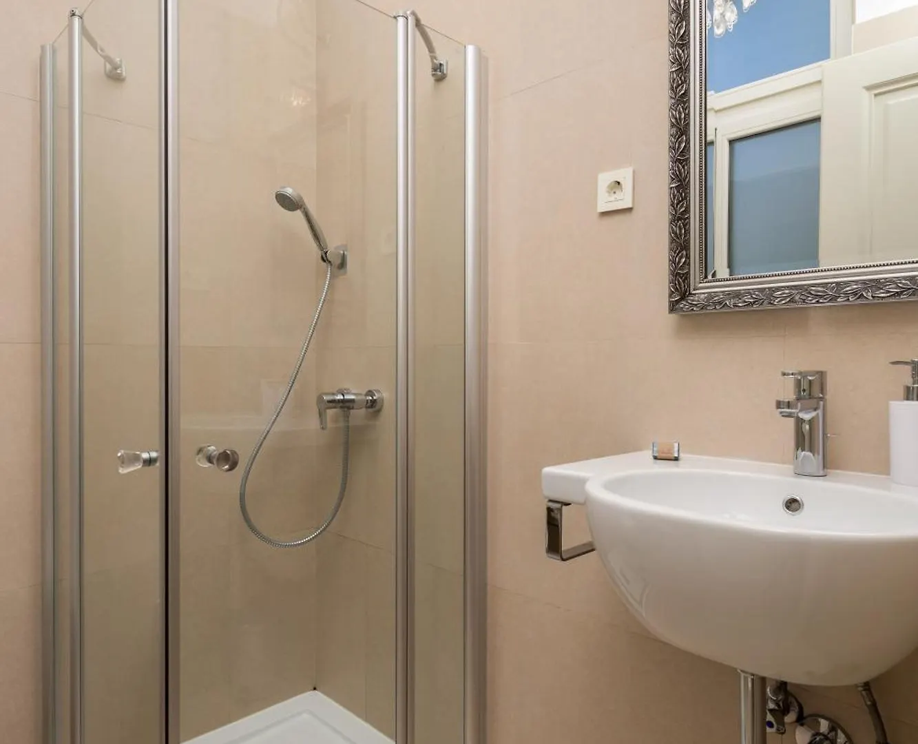 Villa Sokol Apartments Opatija Center